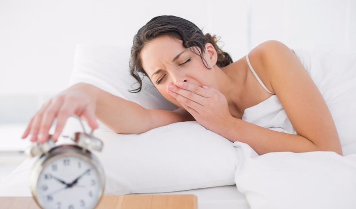 衰老|早起一杯水，你的脾肾就是如此喝衰老的，很多人还以为是养生