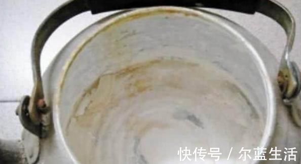 水垢|自来水里有水垢,喝多了影响健康?大夫:事实和大家想的不一样!