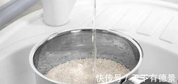 蒸好|蒸米饭别只会加水，多加一点“它”，蒸好的米饭粒粒分明还不粘锅