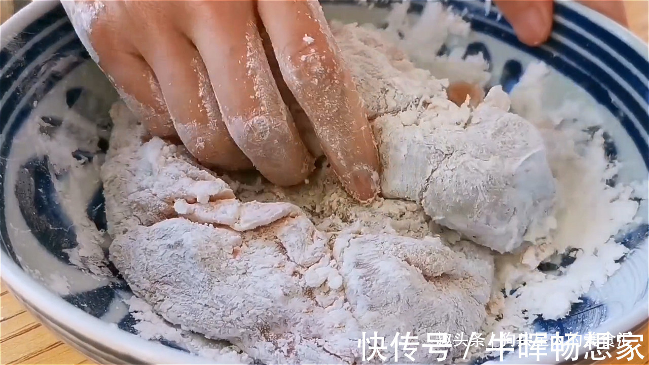 鲜嫩|以后鸡胸肉就这样吃，孩子最喜欢，不炒不炸，酸爽开胃，鲜嫩营养