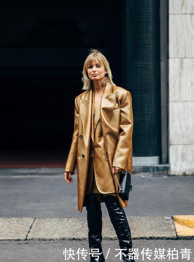  洋气|羽绒服已经过时了，潮人都在穿“大衣+长靴”，既保暖又洋气