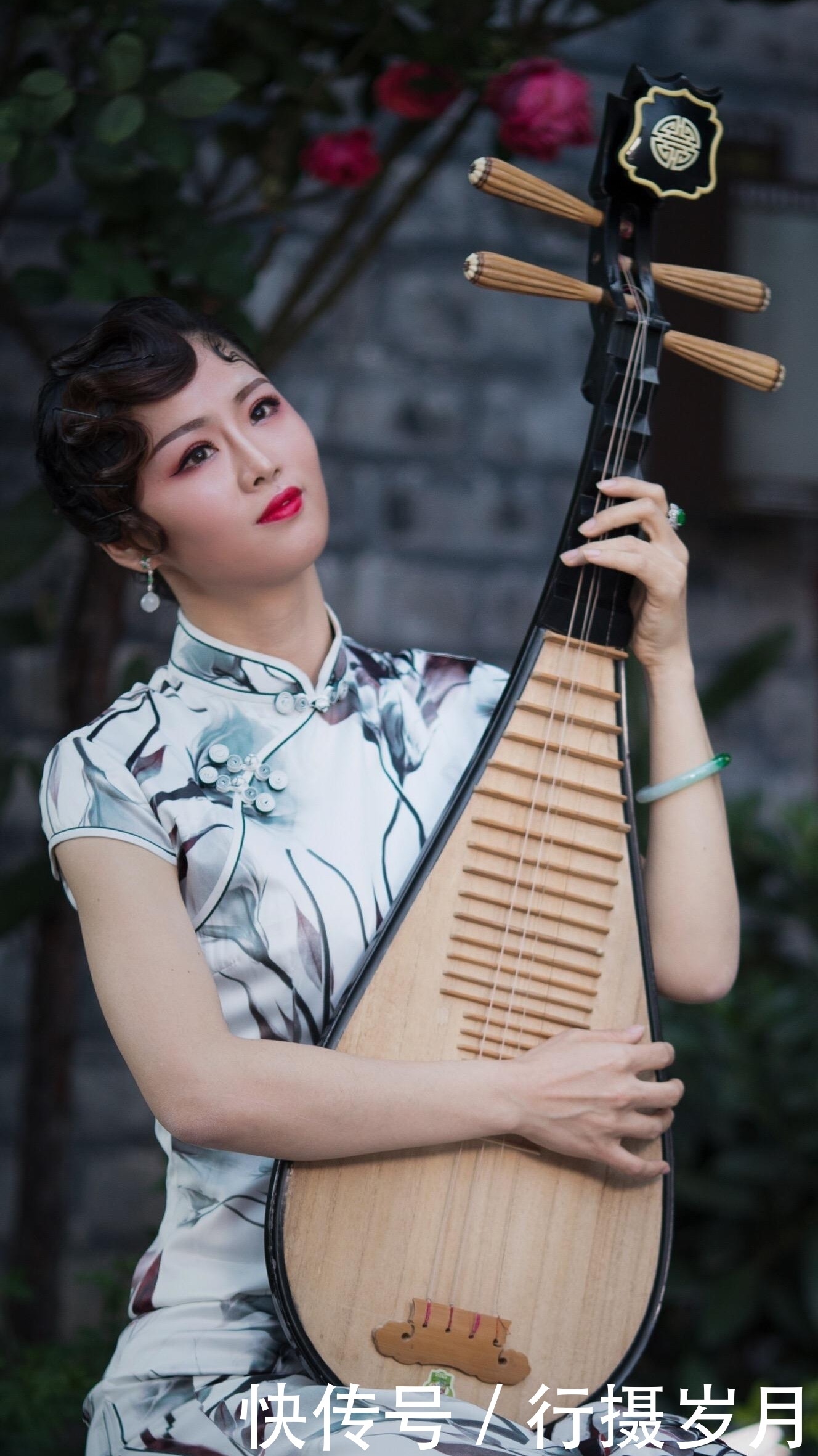 一帘幽梦,装点纱窗,放逐的是寂寞,弥漫的是忧伤