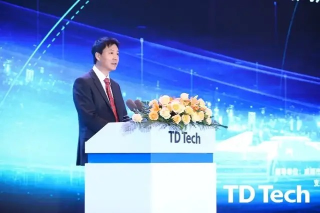 鼎桥|长期主义者眼中的5G:一端是产品,一端是产业