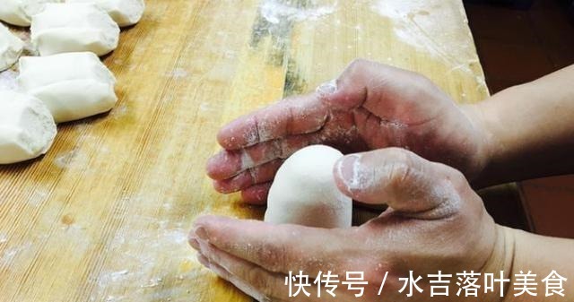 为什么自己蒸的馒头总是不光滑多半有3个原因,教你正确做法!