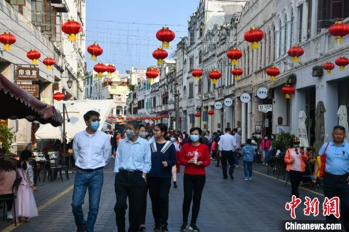 海口骑楼老街春节游客多