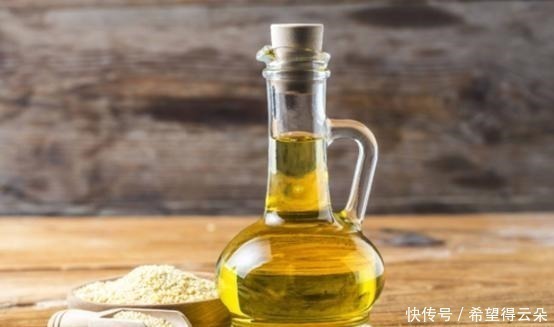 灶台上千万不能放的三样东西,你知道吗要注意哟~