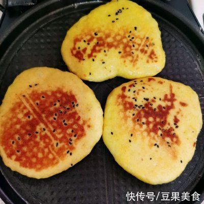  粗粮细作发面玉米小饼