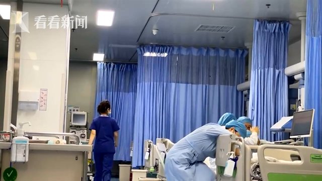 一附院急诊科|外卖小哥突发胃穿孔 医生：肚子里全是辣椒油