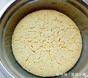 平底锅|玉米面新吃法，一碗熟油，筷子一搅，这样做出锅就被抢光