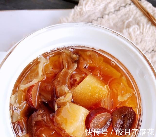 秋冬干燥常喝它，去燥润肺特滋润，每天一碗皮肤水润有光泽真年轻！