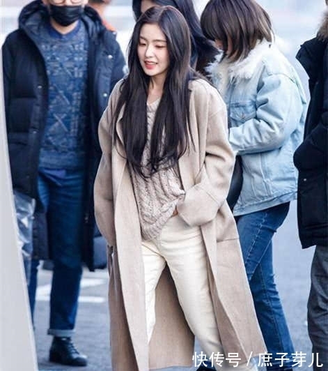 搭配|简单的穿搭技巧,教你成功解救赖床的习惯,同时拥有时间和美丽