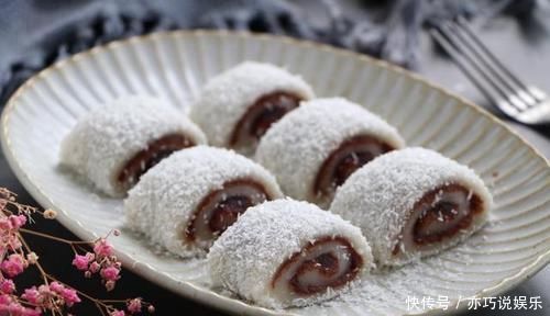 夏天就馋糯米粉这做法,一蒸一卷就搞定,香甜软糯,吃1次忘不了