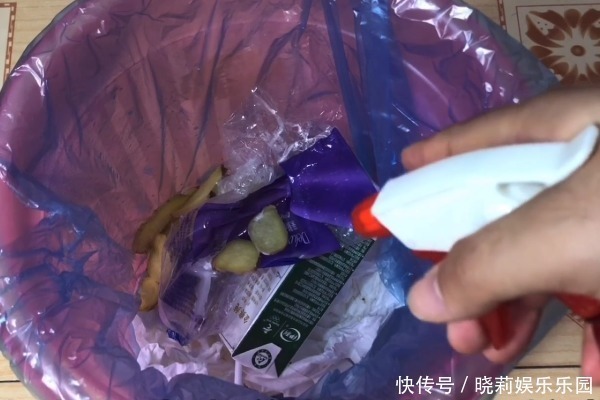 妙用吧|把牙膏挤在生姜上,作用真是太厉害了,解决很多男人女人的大烦恼