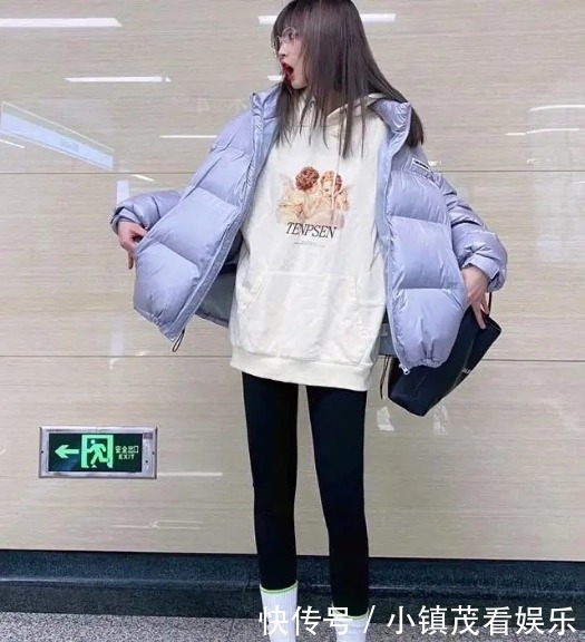 冬天穿“卫衣+棉服”真好看，休闲又保暖，这样出街回头率很高