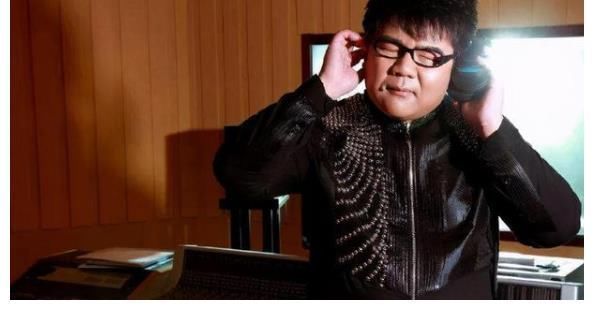 長(zhǎng)春大學(xué)|13年前,星光大道一夜爆紅,被導(dǎo)演罵滾出娛樂(lè)圈的楊光如今怎樣了