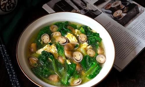 自从女儿考上了大学,晒我家两口周末午餐,两菜一汤,夸赞我们伙食真接地气