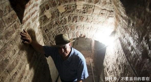 厘米|埃及发现3000年前的“石板”,高63厘米,英专家:华夏文明外来的