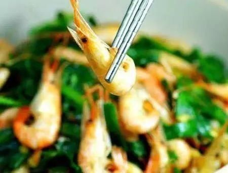 溜肉段，凉拌魔芋丝，韭菜炒河虾，麻辣香肠炒花菜的做法