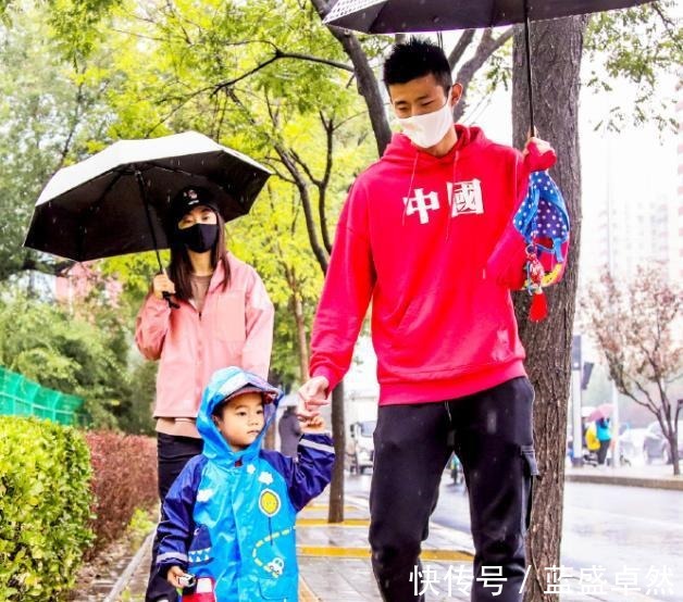 湖北|官宣!湖北籍奥运冠军谌龙获大奖,热爱厦门,成为先进模范人物!