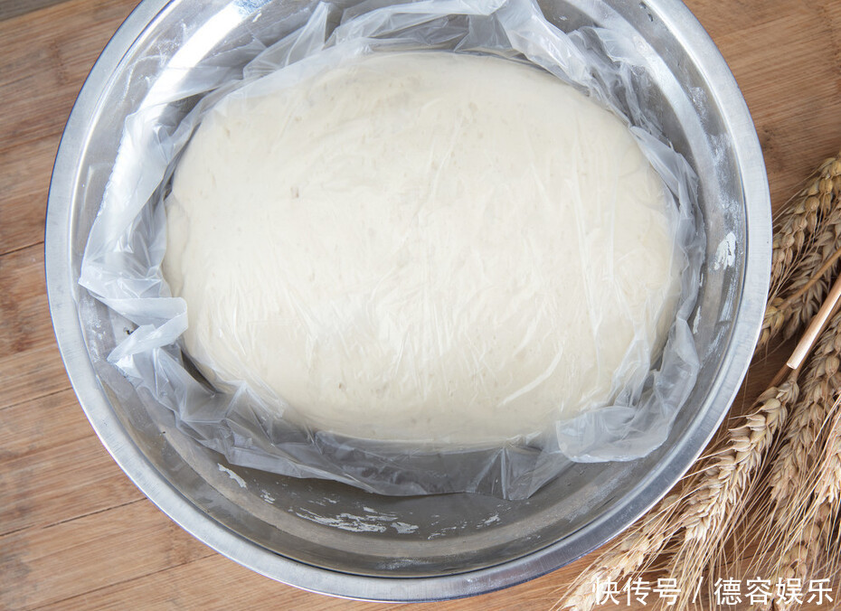 做韭菜馅包子,如何保持翠绿不变色调馅时记得多做一步