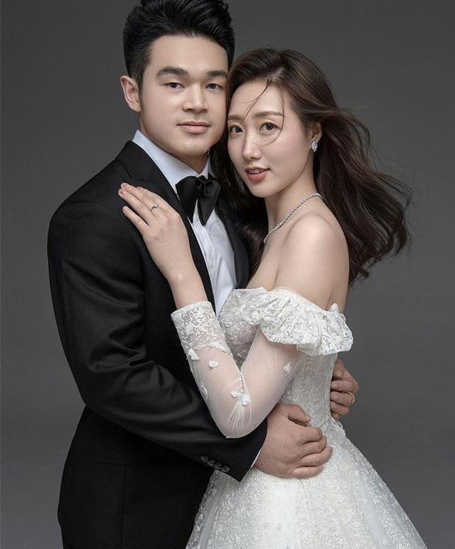 巴黎奥运会|东京奥运会大喊“还有谁”!28岁举重冠军官宣大婚,妻子美似王鸥