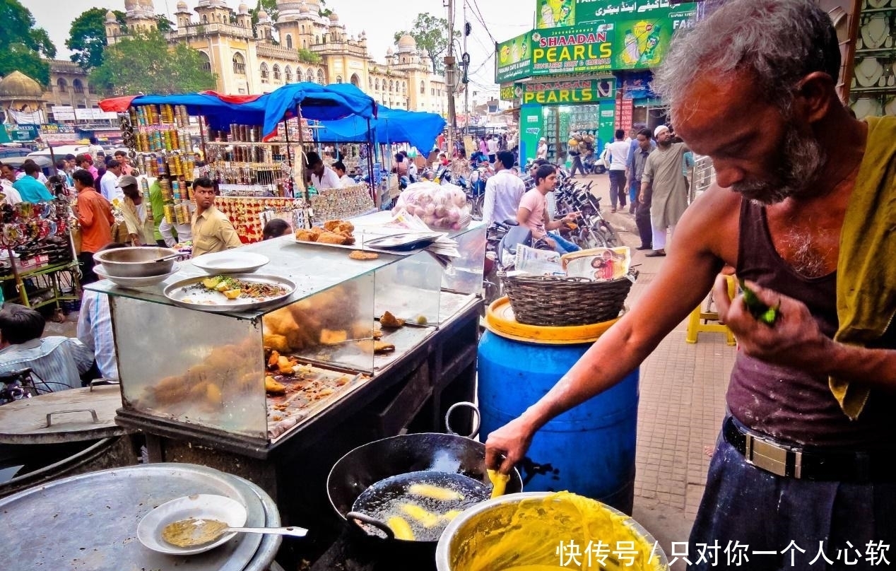 街头|13亿印度人平常吃啥？为什么街头很多人大腹便便，说好的吃不饱呢