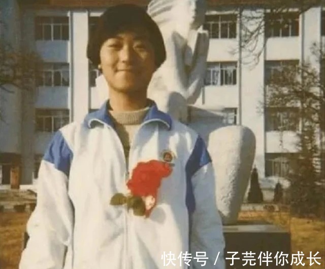 借钱|借钱送女儿出国留学,父母还债16年身患重病,女儿:我恨他们