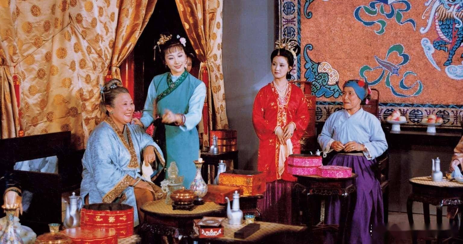 冷眼看红楼|冷眼看红楼:贾府的那些人情,是用银子堆出来的?