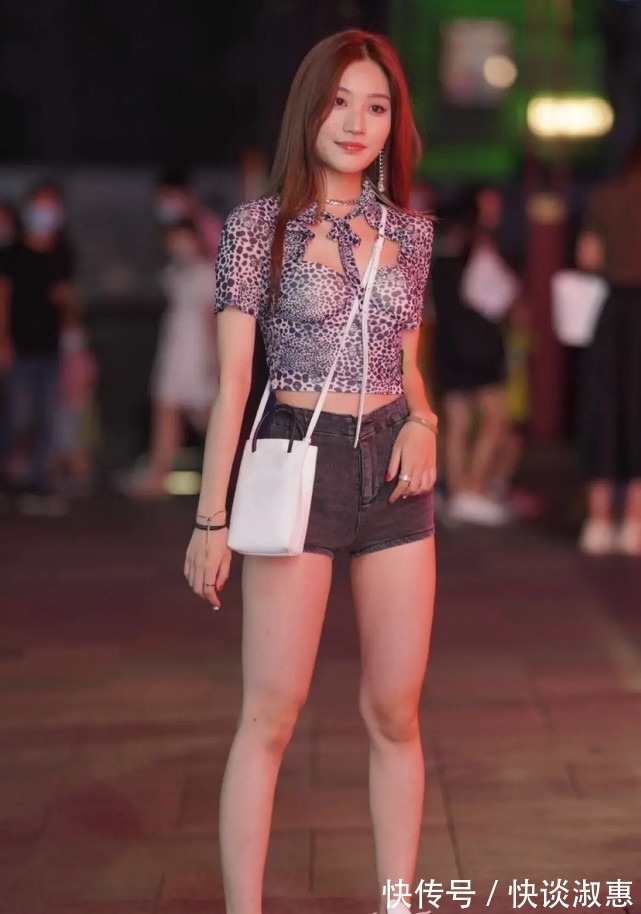 身影|夏季穿搭不重样,多几款“短裤”的身影,这样穿越来越有魄力