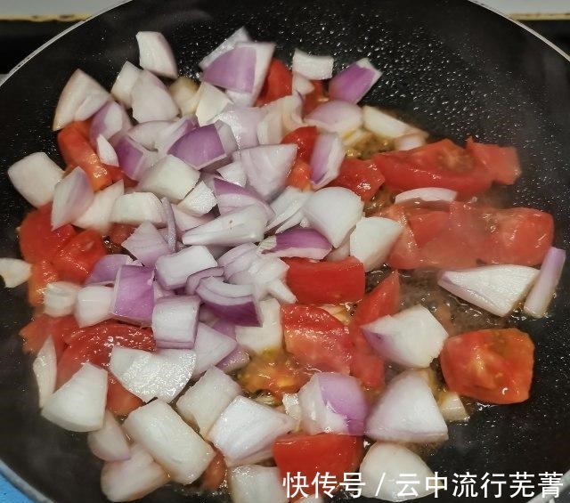 美味|西红柿炒洋葱，简单快手，下饭美味！
