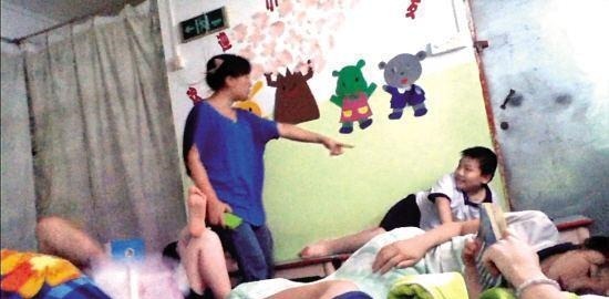 老师|儿子去上幼儿园,宝爸在包里放了根录音笔,回家听完后脸色很难看