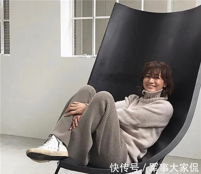 穿搭 减龄不等于“玩年轻”!中年女性如何穿搭不显老?日常穿搭示范