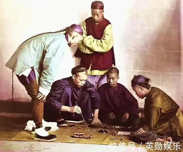 美婷!清代一桩奇案,祠堂连发命案,十九男身死,县令洒泪问斩三姐妹