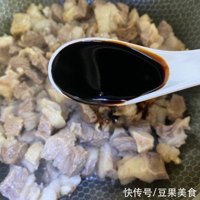 开运年夜菜“牛气冲天”，番茄土豆炖牛腩汤汁浓郁，营养美味??