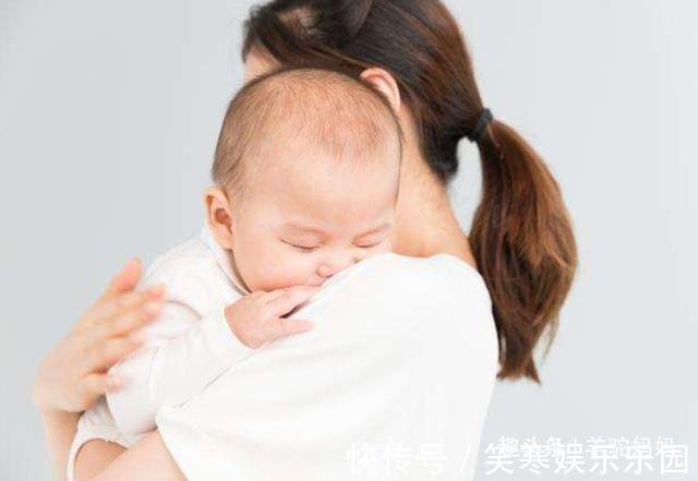 哄睡|8个月宝宝被哄成“脑瘫”,3种错误的哄睡方法,多数父母还在用