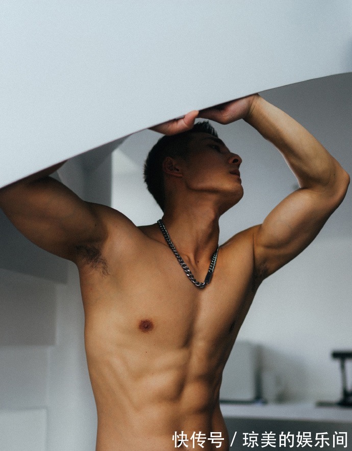 肌肉|成都体育学院肌肉学霸，看这人鱼线公狗腰，就知道耐力十足！