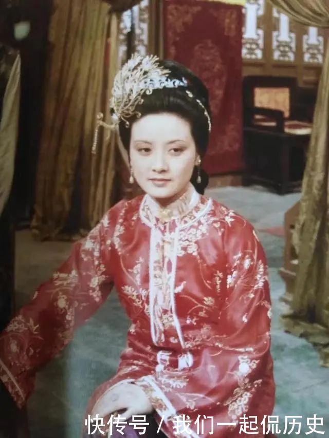 王夫人|解读《红楼梦》:王熙凤嫁给贾琏,是门当户对还是高攀高嫁了?