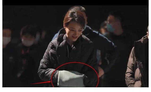 47岁董卿近照曝光,罕见爆出生活中的她,接地气,爱读书,网友喜爱