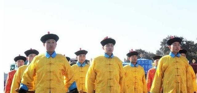 武器|侍卫可以接近皇帝,武艺高强还有武器,皇帝为何不怕他们刺杀