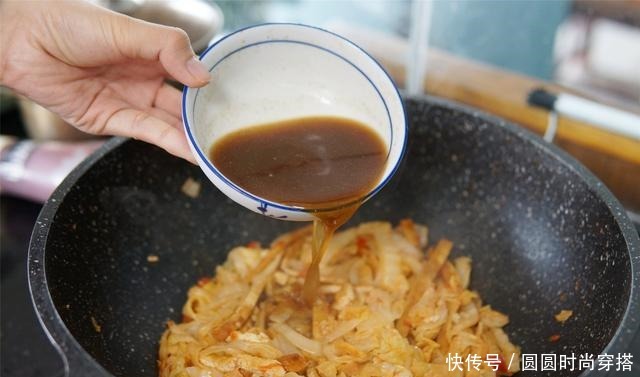 入冬|入冬了,就馋白菜这做法,比辣白菜还下饭,挑食的儿子也抢着吃