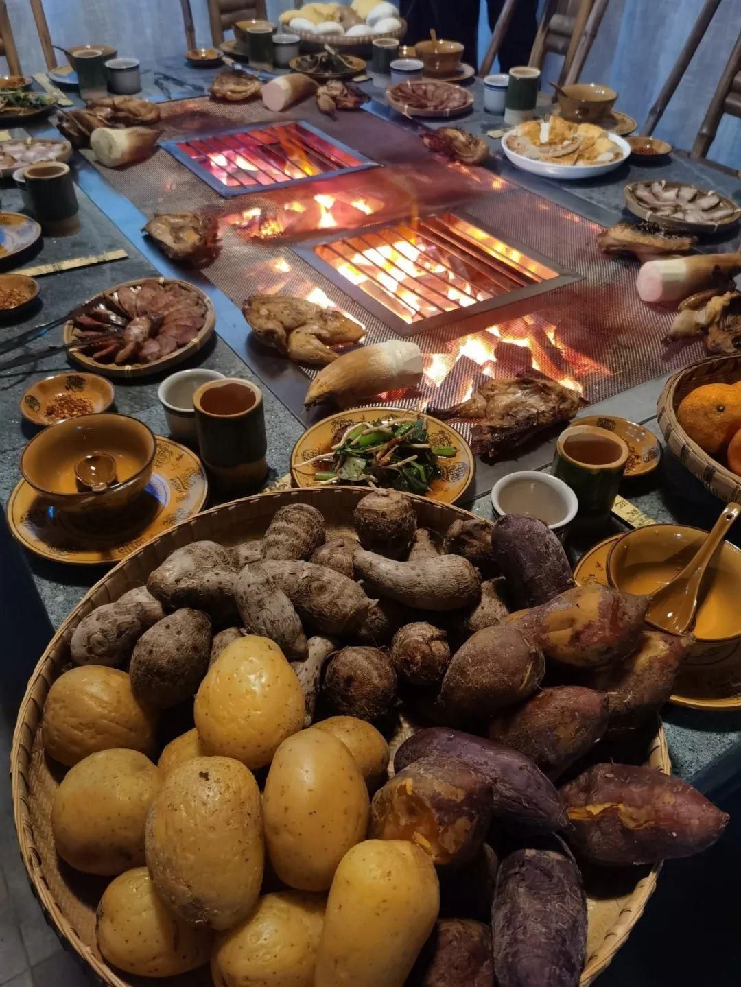  寒冬腊月|这里不止全竹宴，寒冬腊月还能和火塘宴相逢