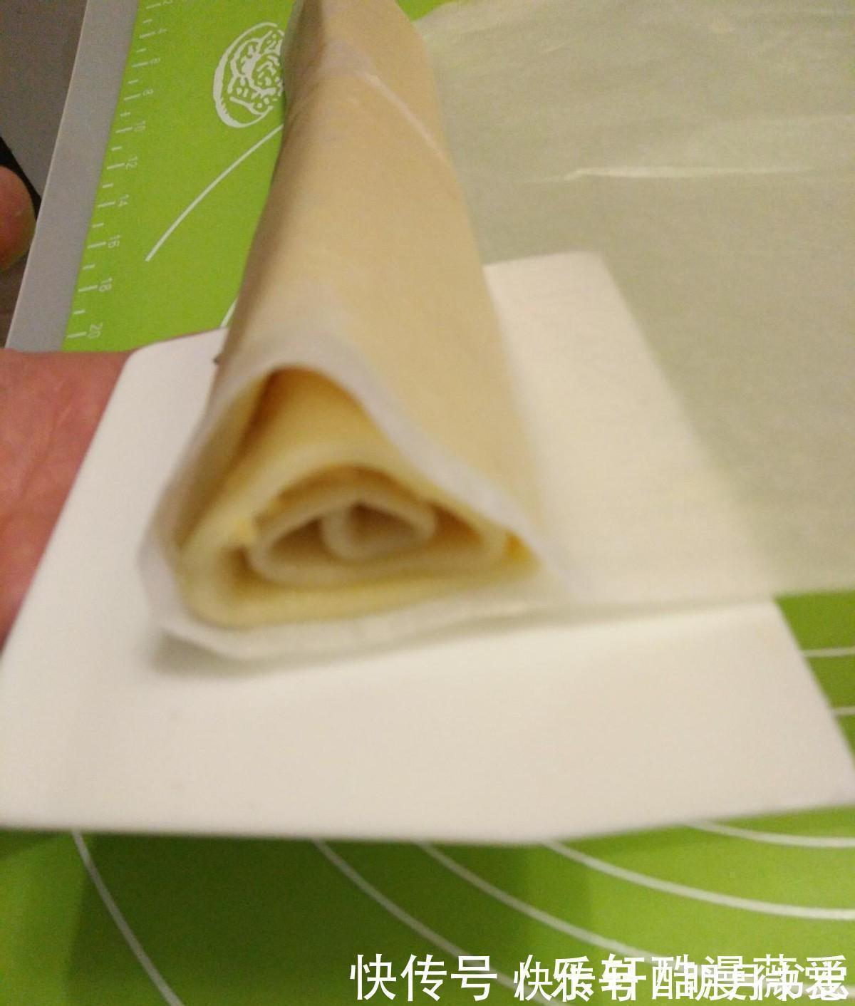 小饼干|咸蛋黄加肉松，不用加一滴水，做成咸香酥脆的小饼干，好吃