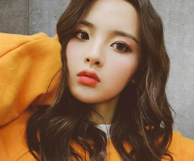 PK掉美妆界王者的竟是它？美瞳强势出圈的秘密