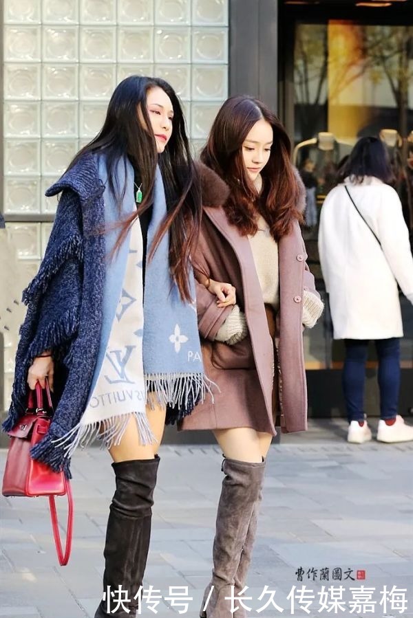 美女|街拍:腿长两米的高筒靴美女