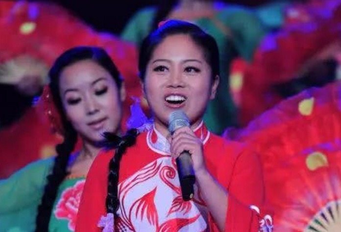 村姑为成名借120万上星光大道，被淘汰后，一怒之下曝光内幕