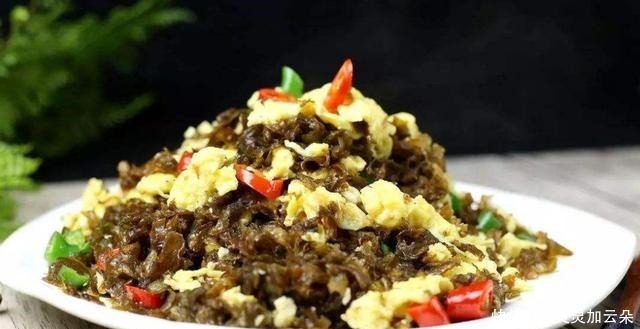 春季,鸡蛋和它是绝配,简单炒一炒,营养互补,实在太香了!