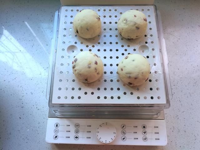 70岁老妈蒸馒头上瘾了,加2样“料”比面包都好吃,还有奶香味