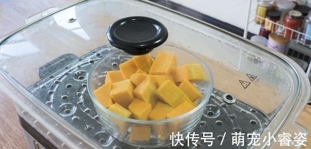 晒晒一家4口的晚餐，全是家常菜，用心搭配，家人爱吃，顿顿光盘