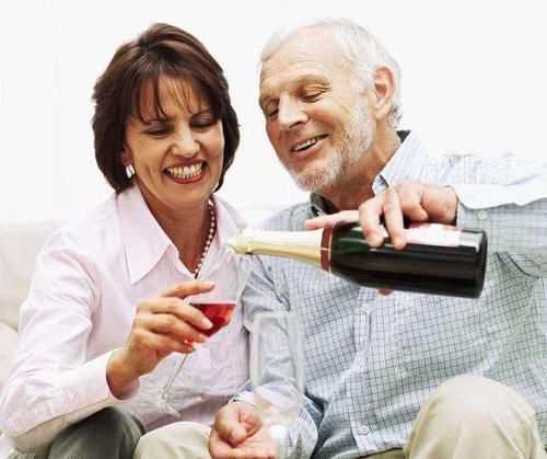 好习惯|过了60岁后,若能坚持3个好习惯,或许活到80岁“不成问题”