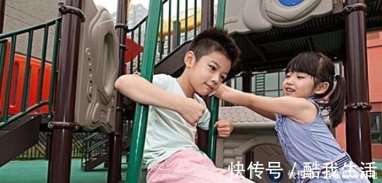 孩子|情商高的孩子,从小就有这4种表现,长大后会很受欢迎